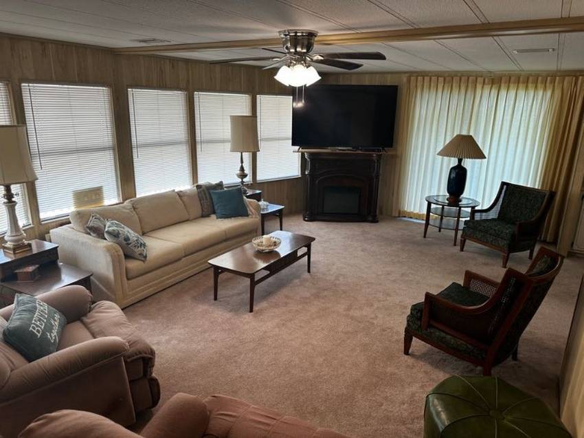 158 Palmetto Drive a Haines City, FL Mobile or Manufactured Home for Sale